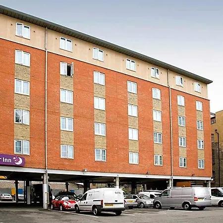 Premier Inn London Tower Bridge-2